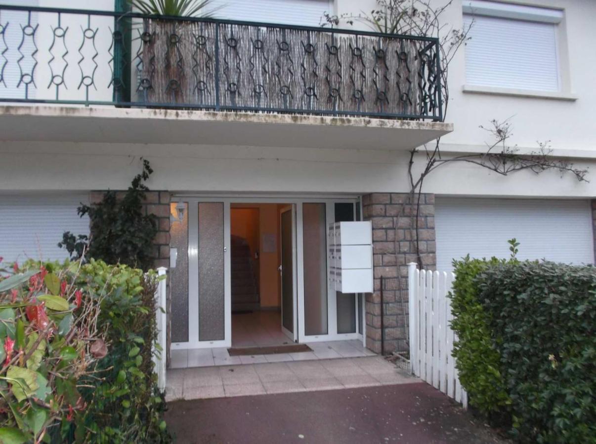 Residence Rose Des Vents Jullouville-les-Pins Bagian luar foto